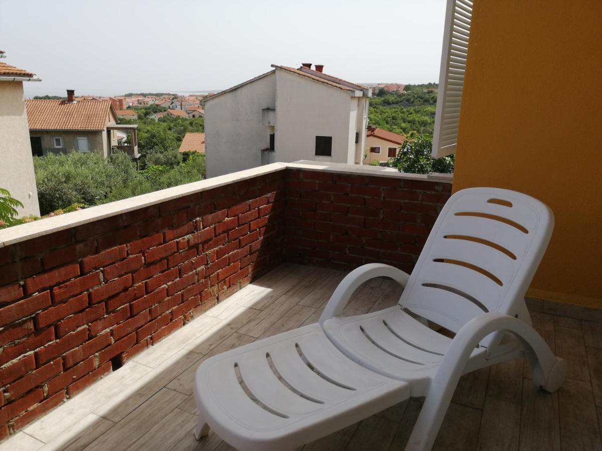 Apartmani Nevera Krk Town Buitenkant foto